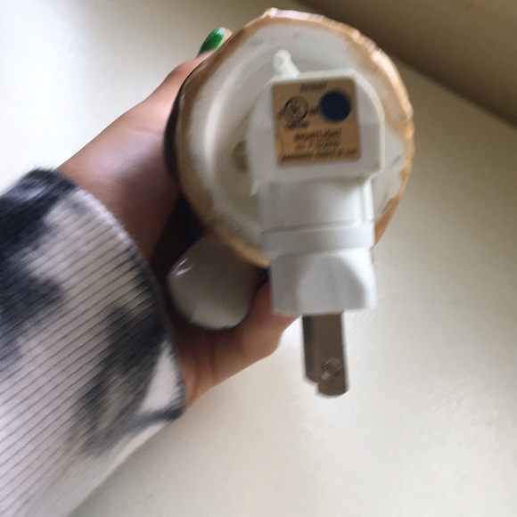 A night light that still works and was used once - Picture 5 of 7